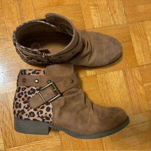 White Mountain ankle boots | size 6 | brown leopard | fall spring boots
